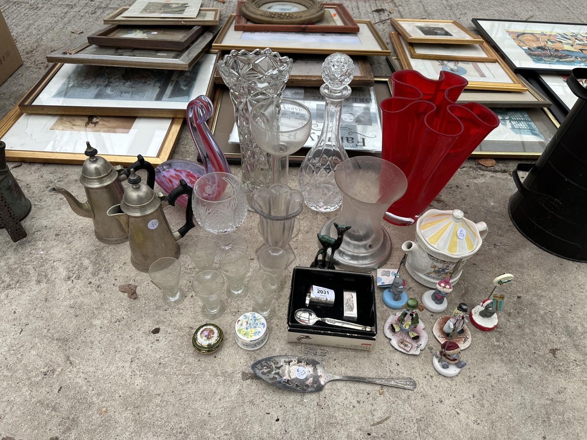 AN ASSORTMENT OF ITEMS TO INCLUDE METAL WARE COFFEE POTS, GLASS VASES AND NAME CARD HOLDERS ETC