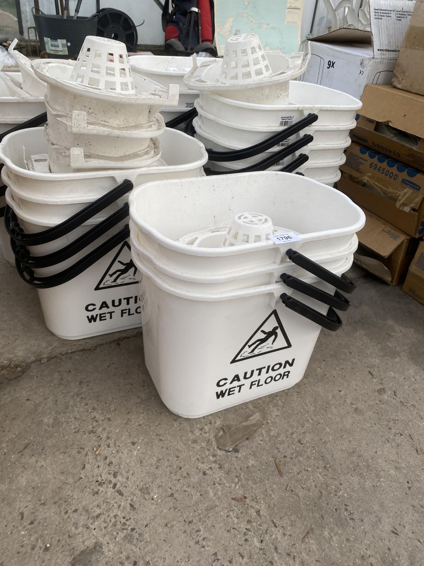 A LARGE QUANTITY OF NEW PLASTIC MOP BUCKETS WITH WARNING - Bild 2 aus 2