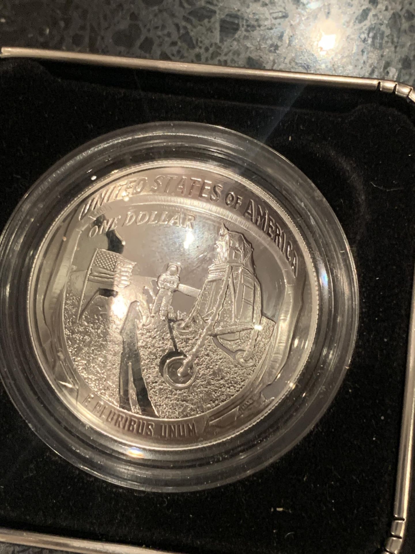 USA 2019 APOLLO 11 , US MINT COMMEMORATIVE PROOF SILVER DOLLAR . BOXED WITH COA - Image 3 of 3