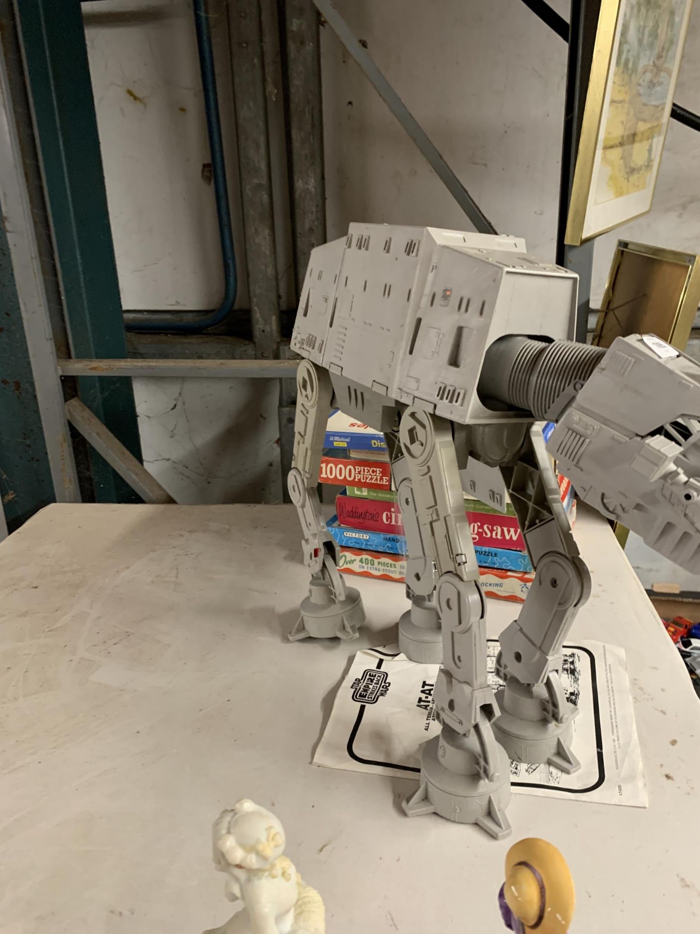 A VINTAGE STAR WARS AT-AT TOY WITH ORIGINAL INSTRUCTIONS - Image 4 of 4