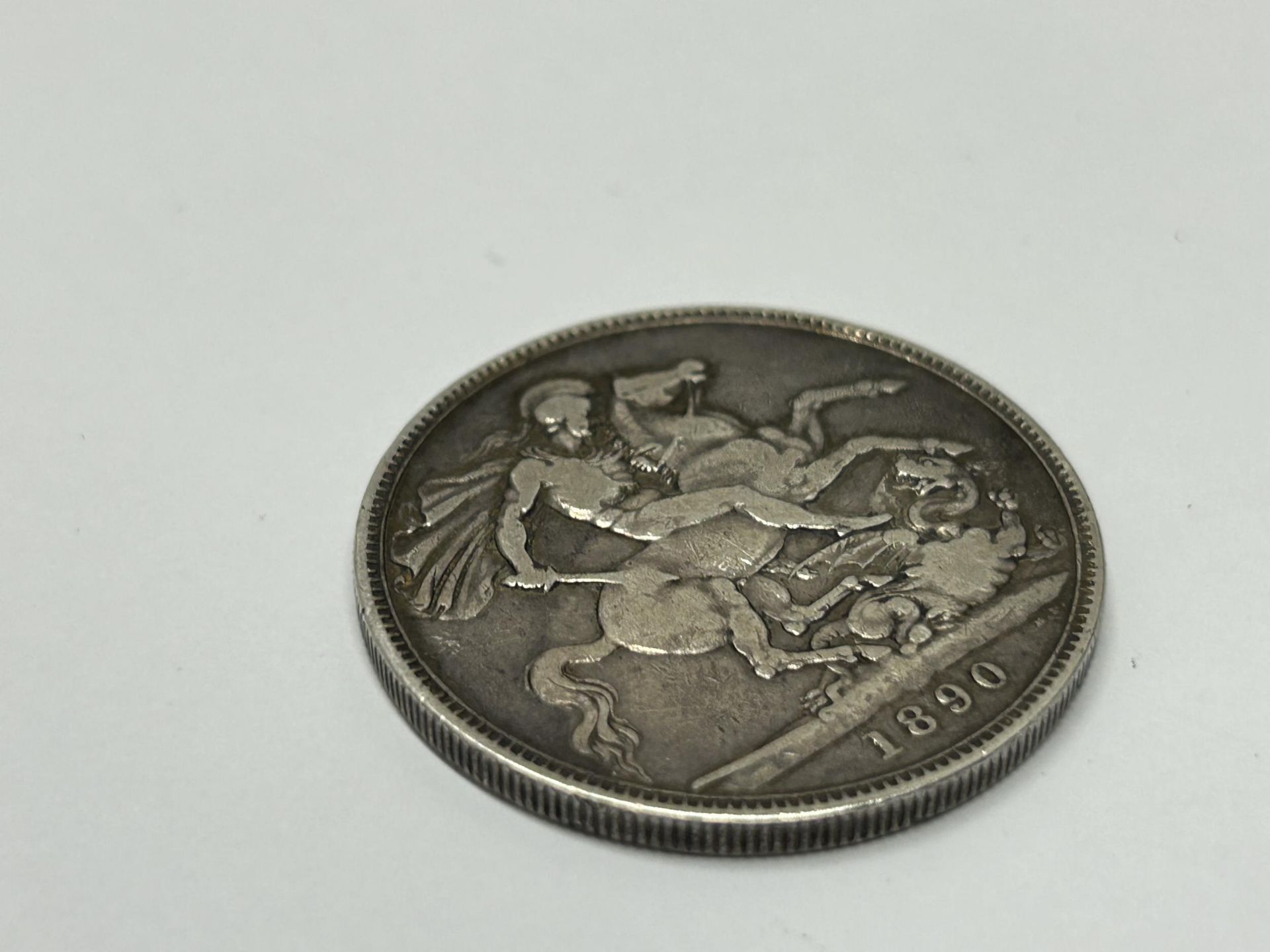 AN 1890 QUEEN VICTORIA JUBILEE HEAD SILVER CROWN COIN - Image 2 of 3