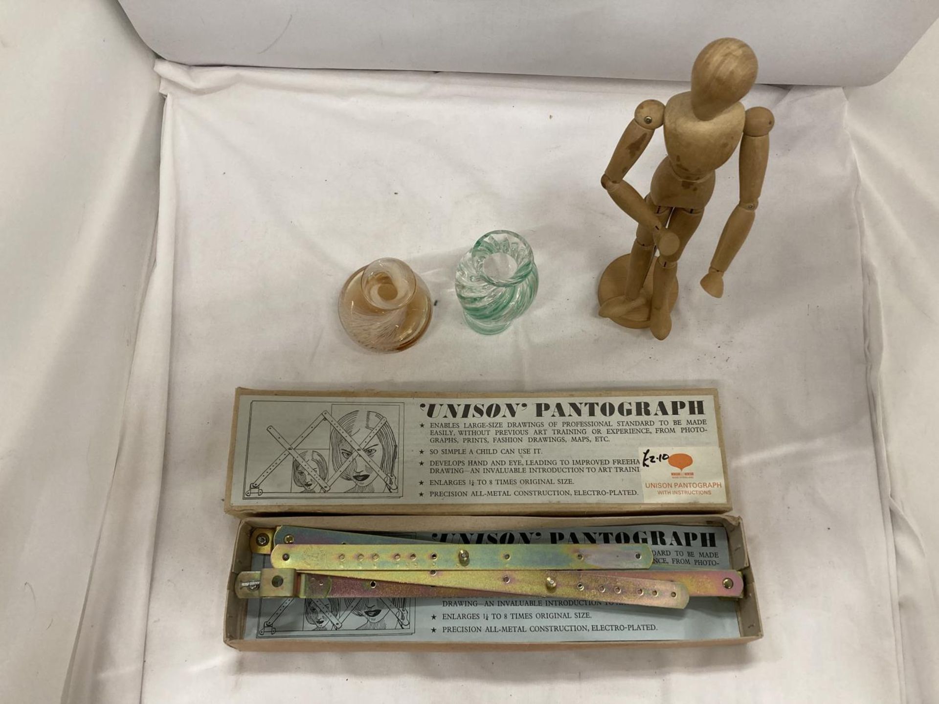 AN ARTICULATED WOODEN ARTISTS DUMMY PLUS A 'UNISON' PANTOGRAPH, BOXED - Image 2 of 4