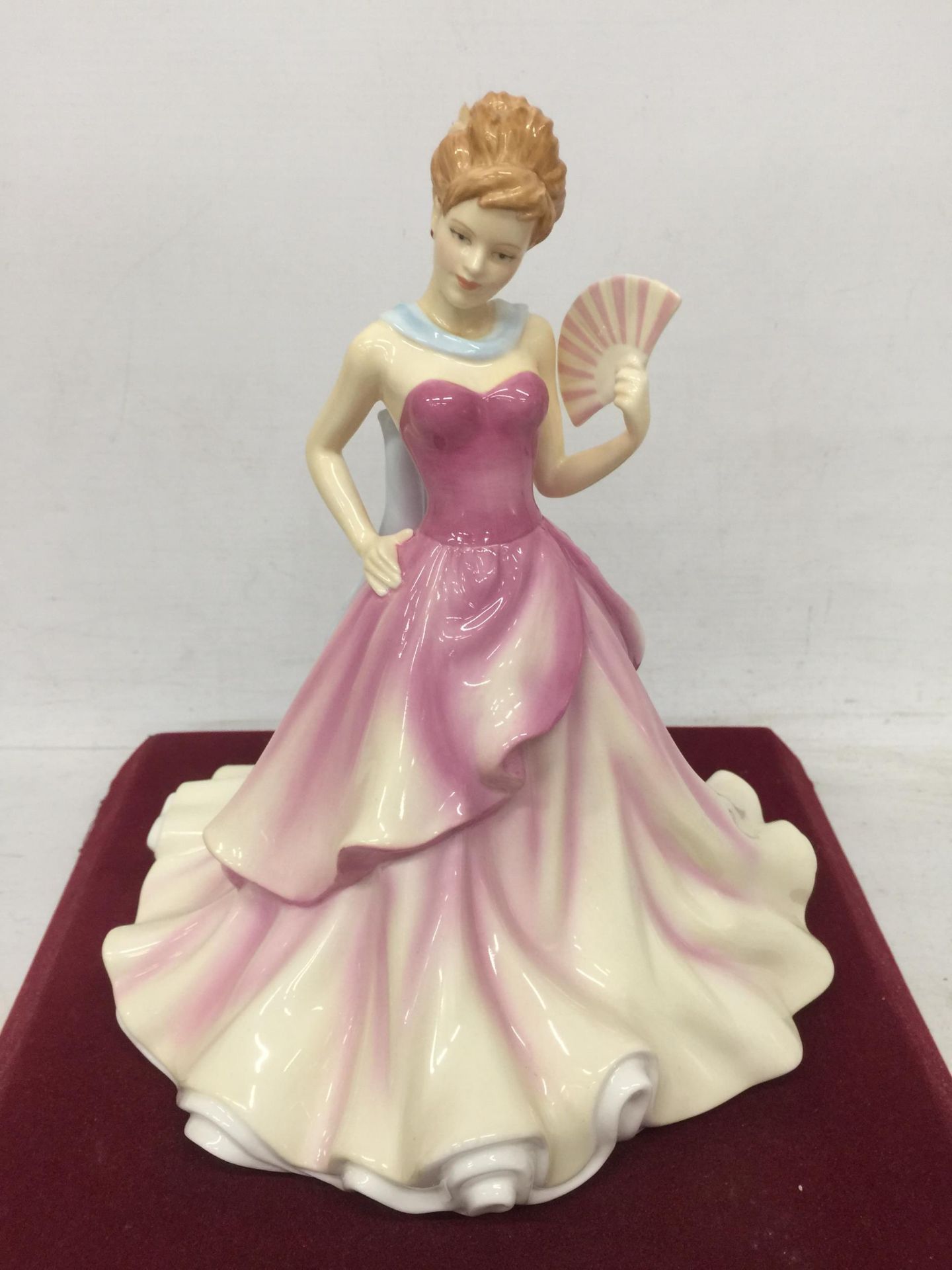 A ROYAL DOULTON PRETTY LADIES SUMMER BALL, HN5464 BONE CHINA LADY FIGURE WITH CERTIFICATE - Image 2 of 4