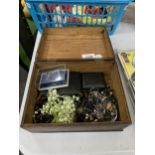 A WOODEN BOX OF ASSORTED COSTUME JEWELLERY, BOXED ITEMS ETC