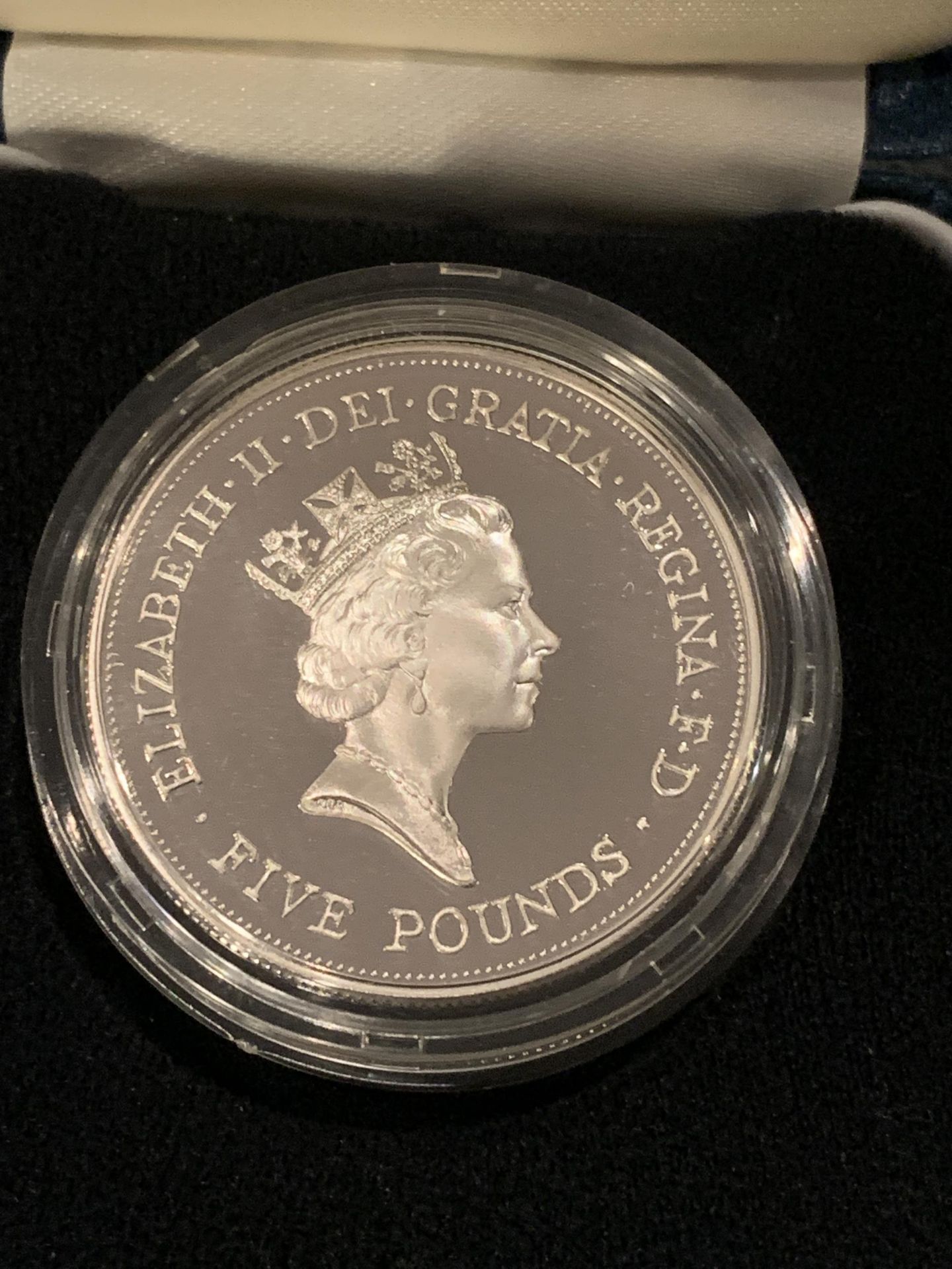 UK 1990 , QUEEN MOTHER 90TH , £5 SILVER PROOF CROWN . CASED WITH COA - Image 4 of 4