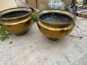 A PAIR OF VINTAGE BRASS PLANTERS