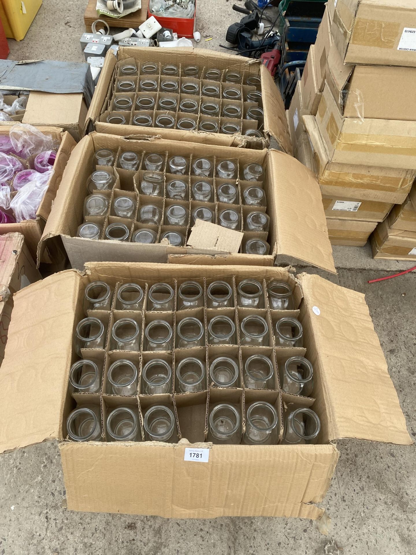 A LARGE QUANTITY OF AS NEW SMALL GLASS JARS