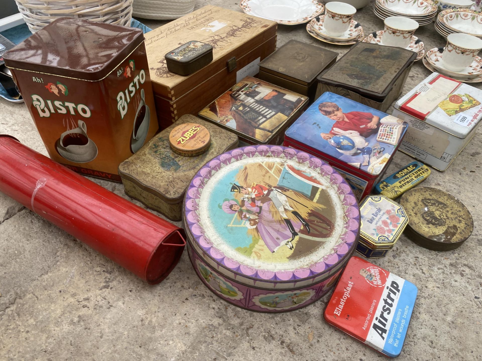 AN ASSORTMENT OF VARIOUS VINTAGE TINS - Image 2 of 2