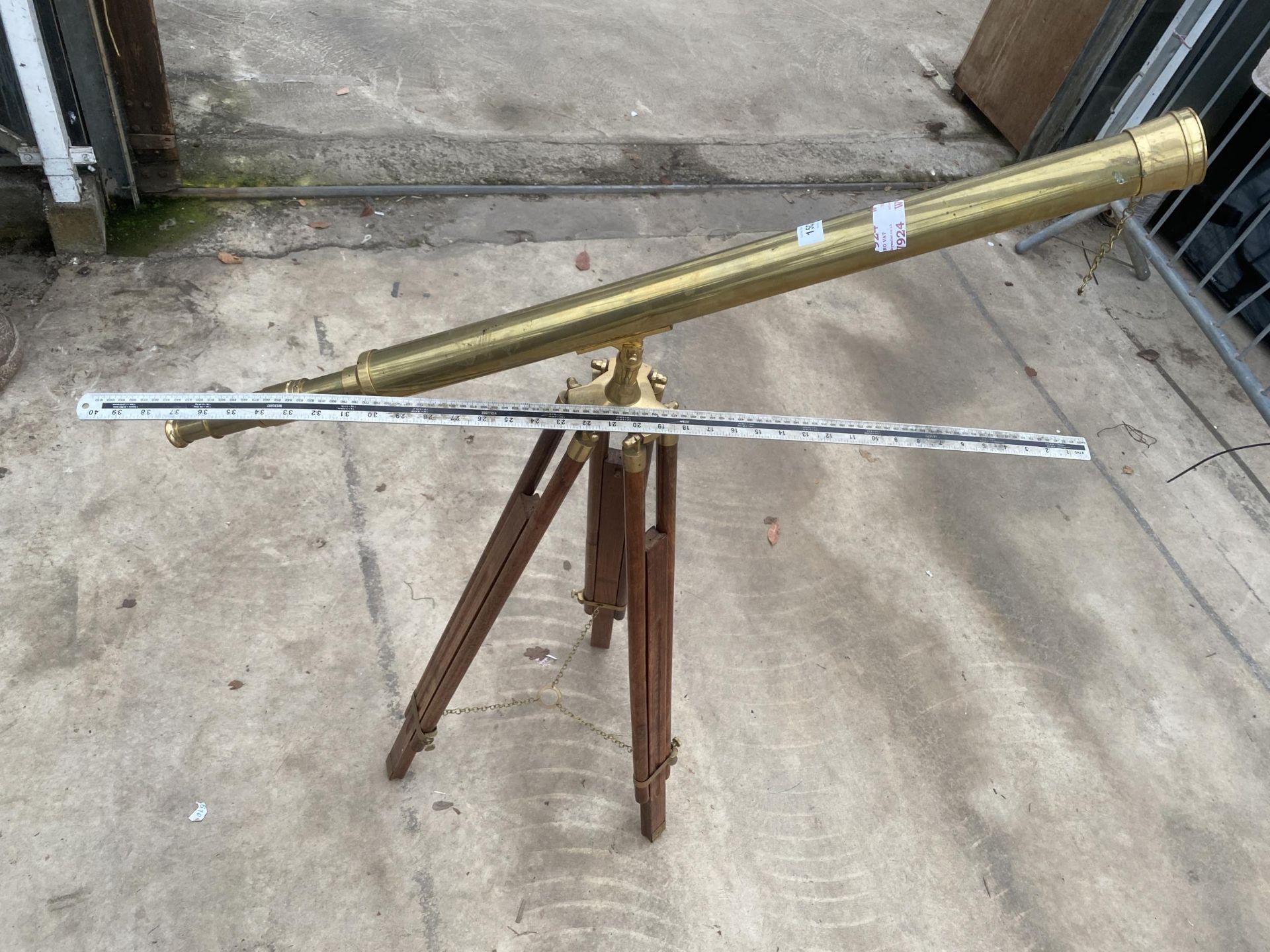 A VINTAGE BRASS TELESCOPE WITH WOODEN TRIPOD STAND - Image 4 of 5