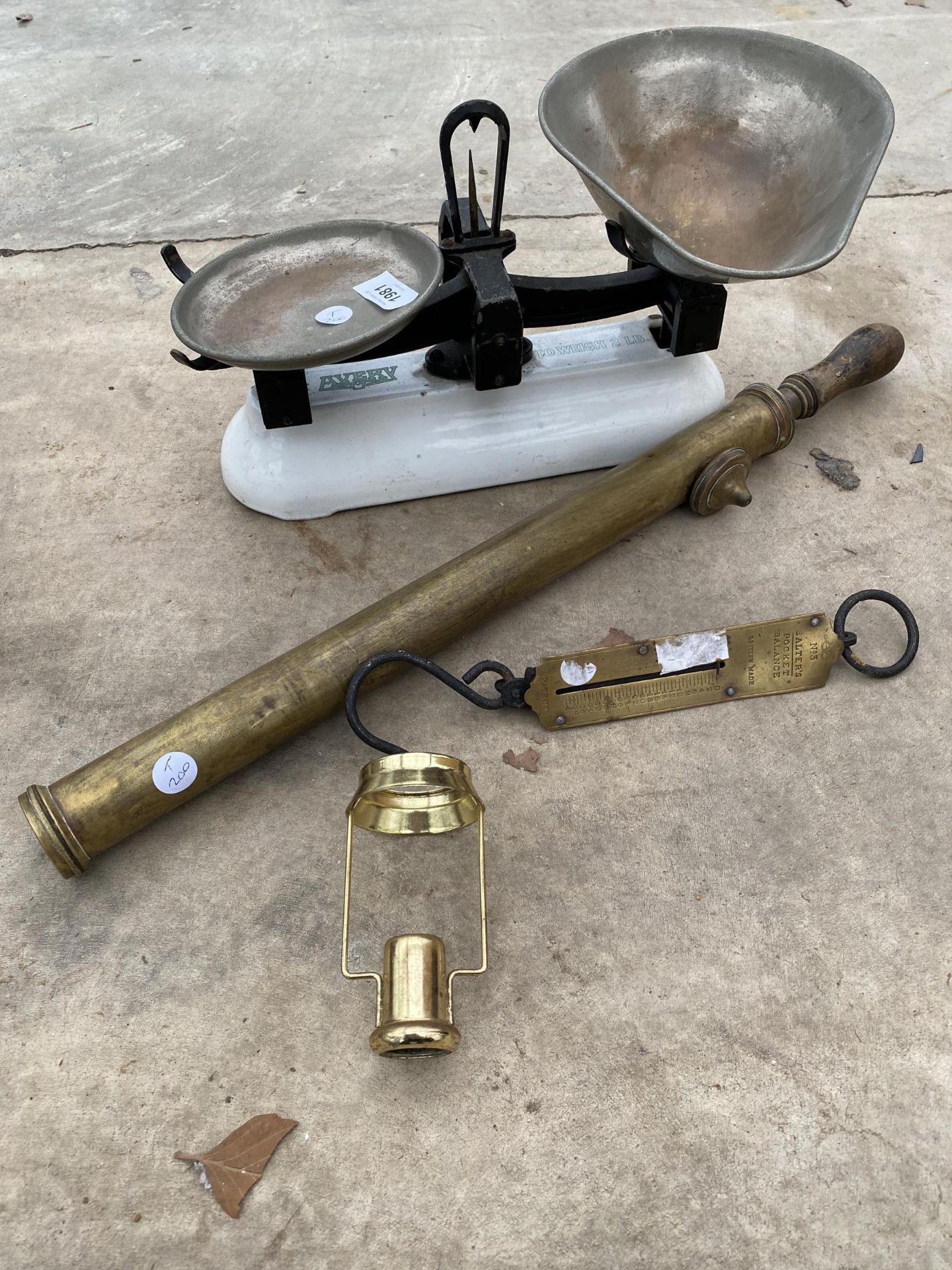 A SET OF BALANCE SCALES, A SMALL SET OF BRASS SCALES AND A VINTAGE BRASS GARDEN SPRAYER