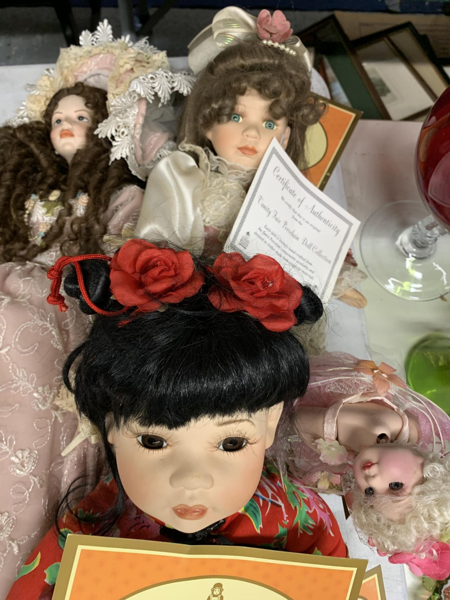 A COLLECTION OF DOLLS, ALBERON DOLLS ETC - Image 4 of 4