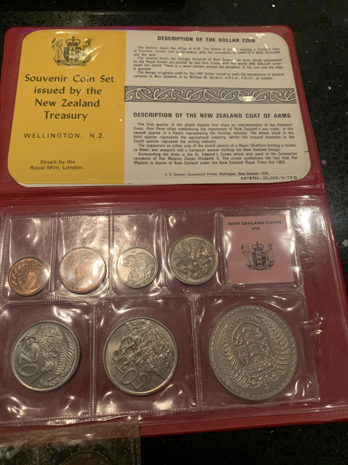 FIVE NEW ZEALAND COIN SETS - Image 4 of 6