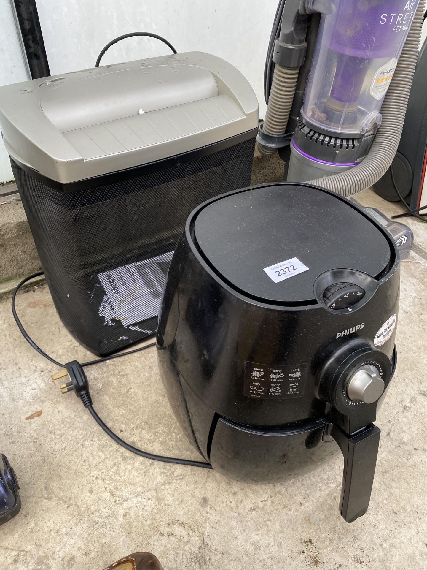 A PHILIPS ACTIFRYER AND A PAPER SHREDDER