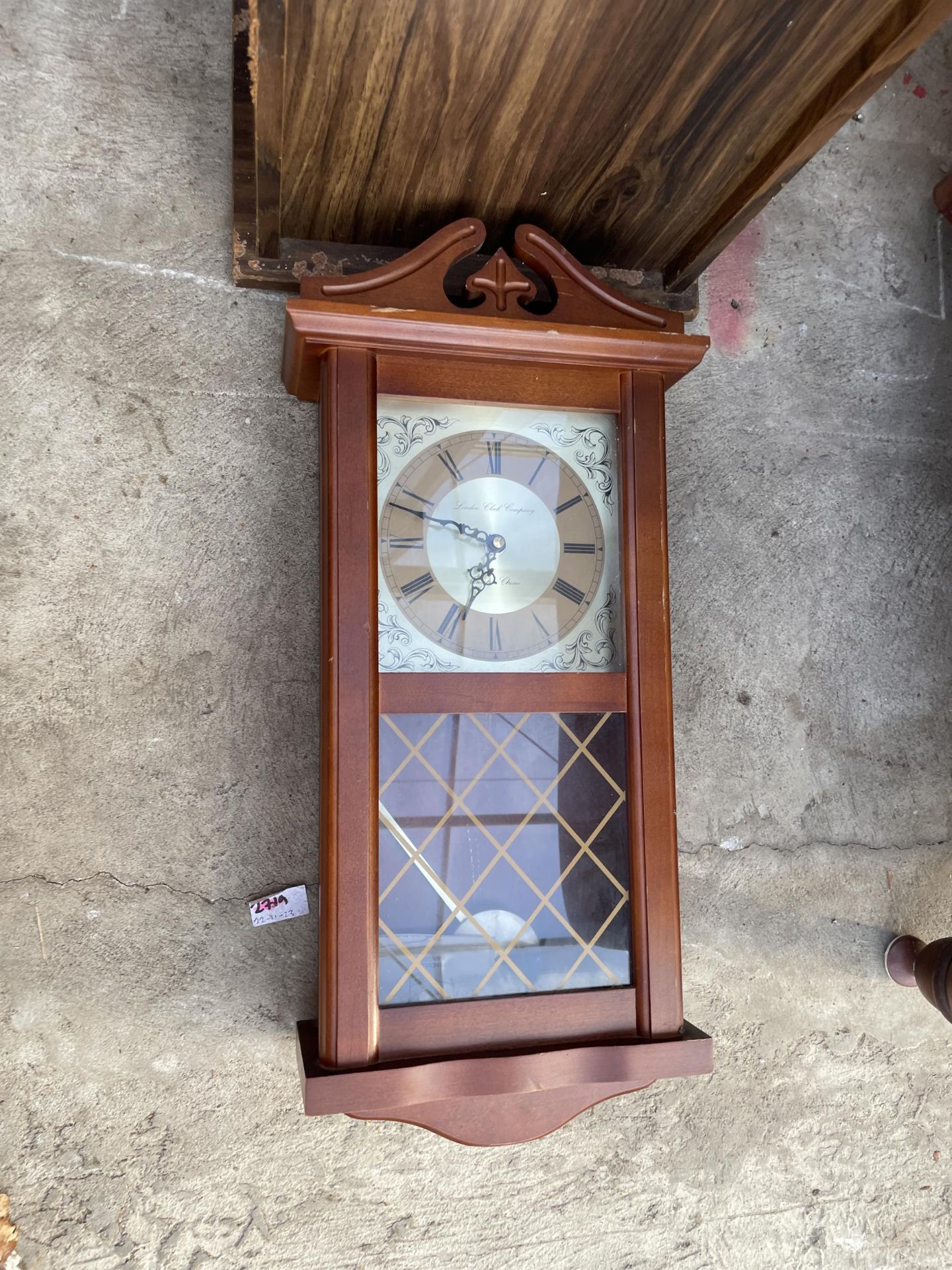 A MODERN LONGCASE CLOCK AND WALL CLOCK - Bild 4 aus 4