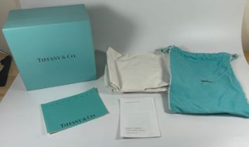 A TIFFANY & CO CLOCK / JEWELLERY BOX WITH CLOTH AND MANUAL, BOX LENGTH 16CM