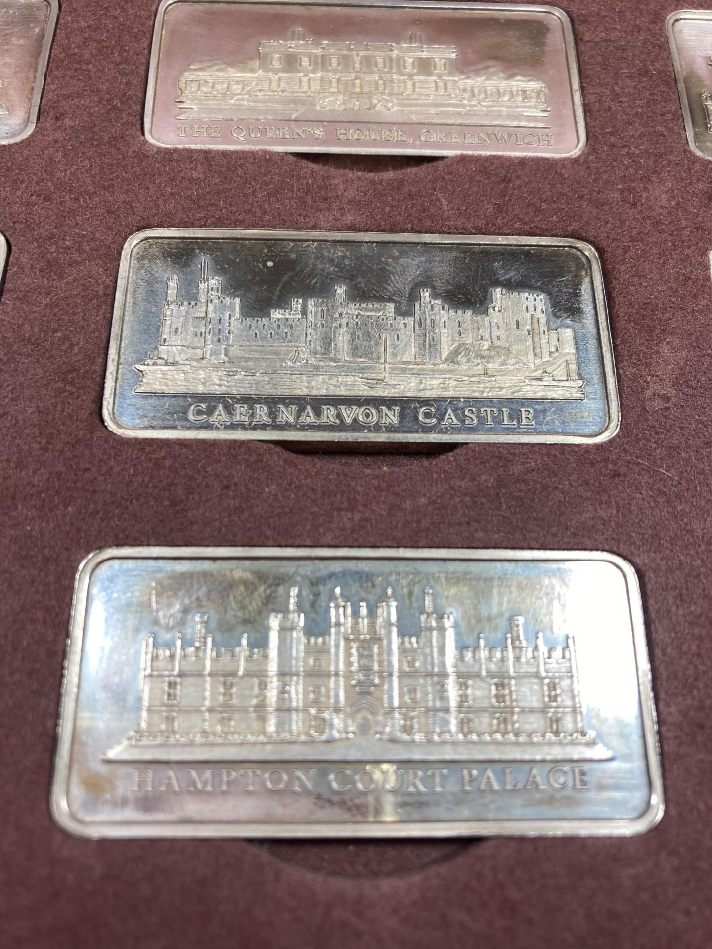 A CASED COLLECTION OF 12 SOLID SILVER INGOTS OF ROYAL PALACES BY THE BIRMINGHAM MINT A LIMITED - Image 5 of 9