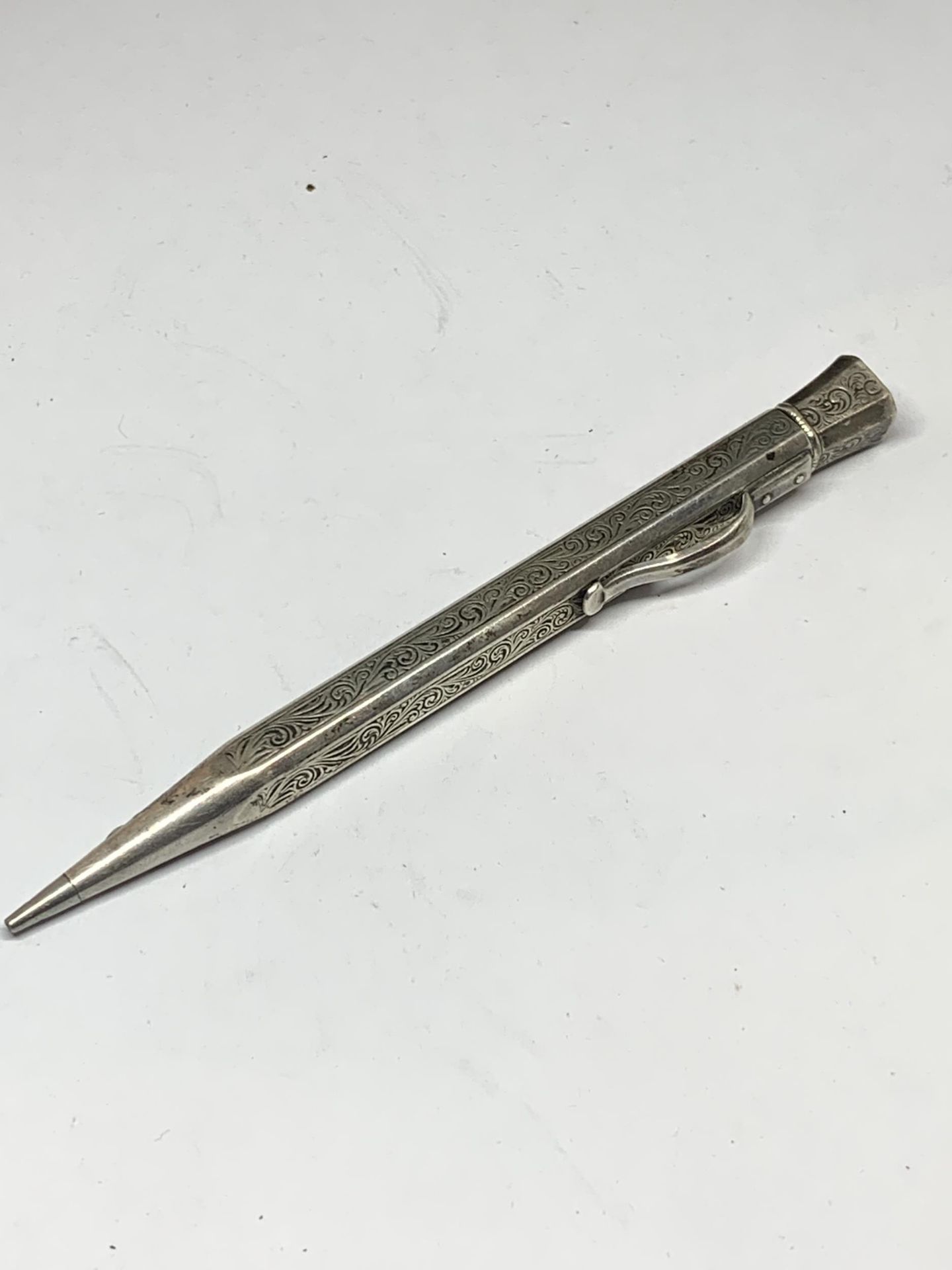 A VINTAGE MARKED STERLING SILVER PROPELLING PENCIL - Bild 2 aus 3