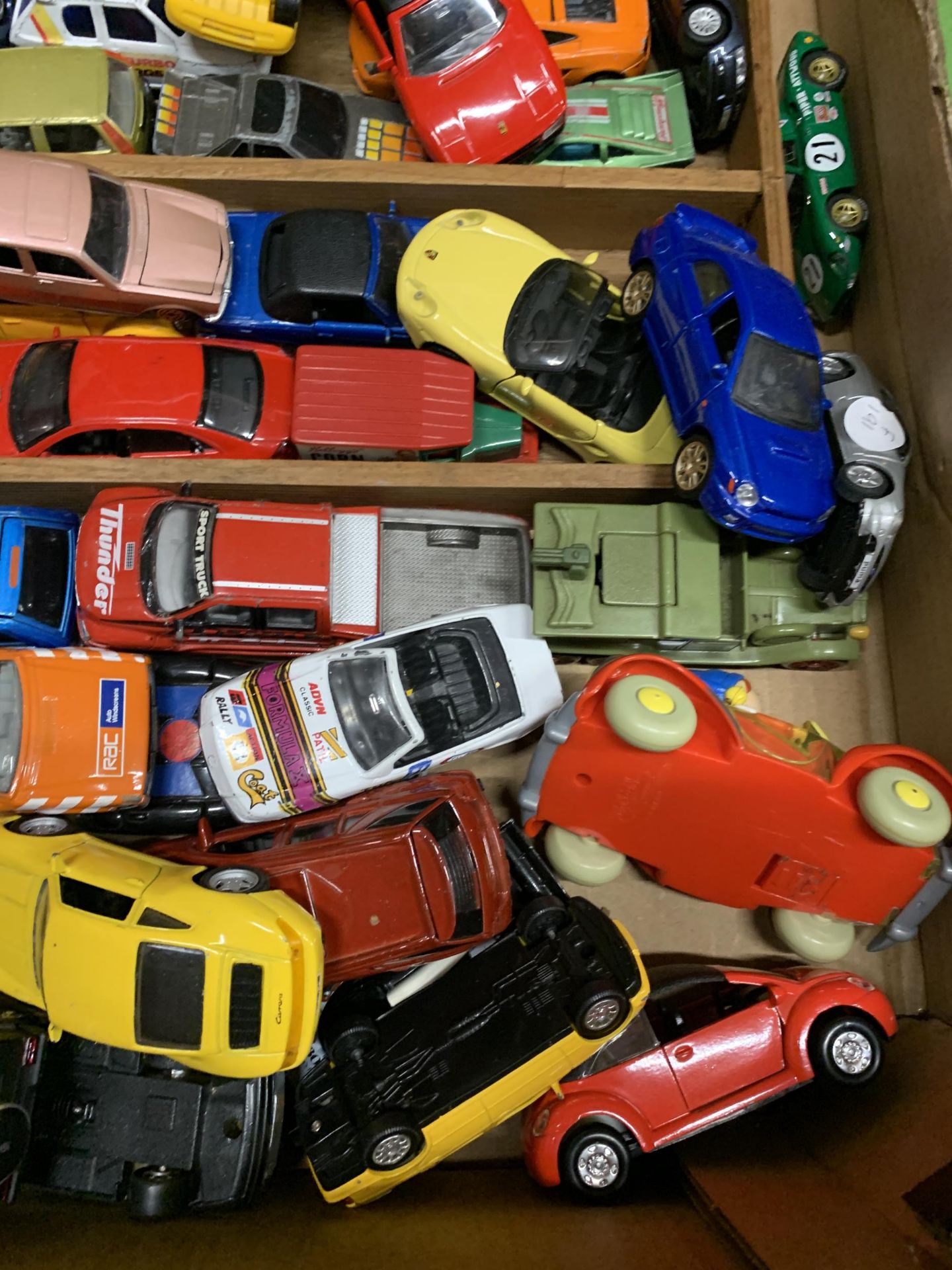 A LARGE QUANTITY OF CARS TO INCLUDE A NODDY CAR, PEUGEOT, THUNDER TRUCK, ETC., - Image 3 of 5