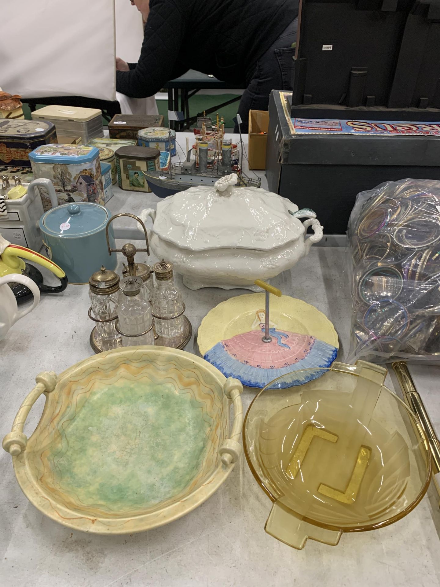 A MIXED LOT TO INCLUDE BESWICK WARE ART DECO BOWL, SILVER PLATED CONDIMENT SET, BURLEIGH WARE TUREEN