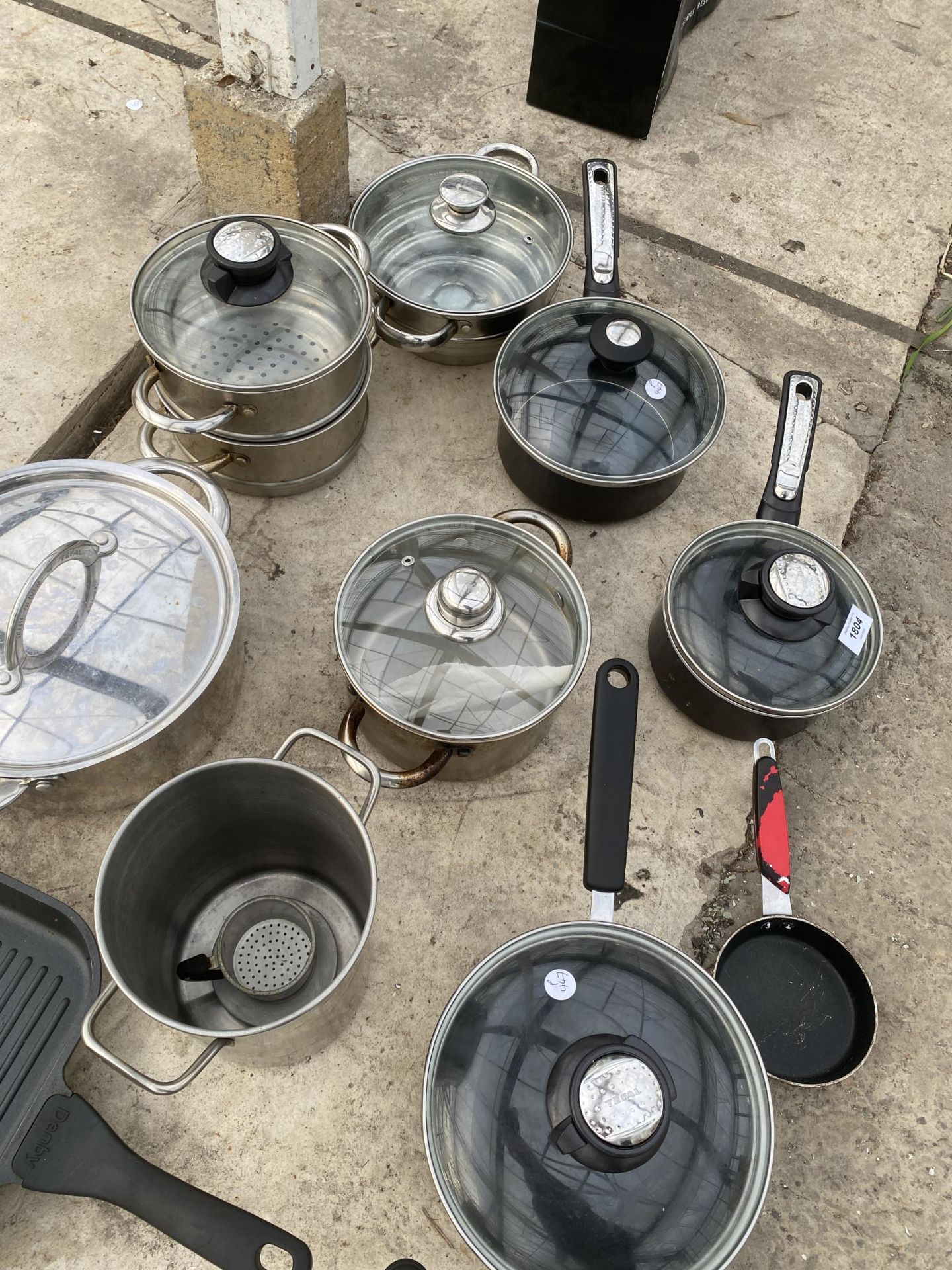 A LAGE QUANTITY OF KITCHEN POTS AND PANS ETC - Image 4 of 4