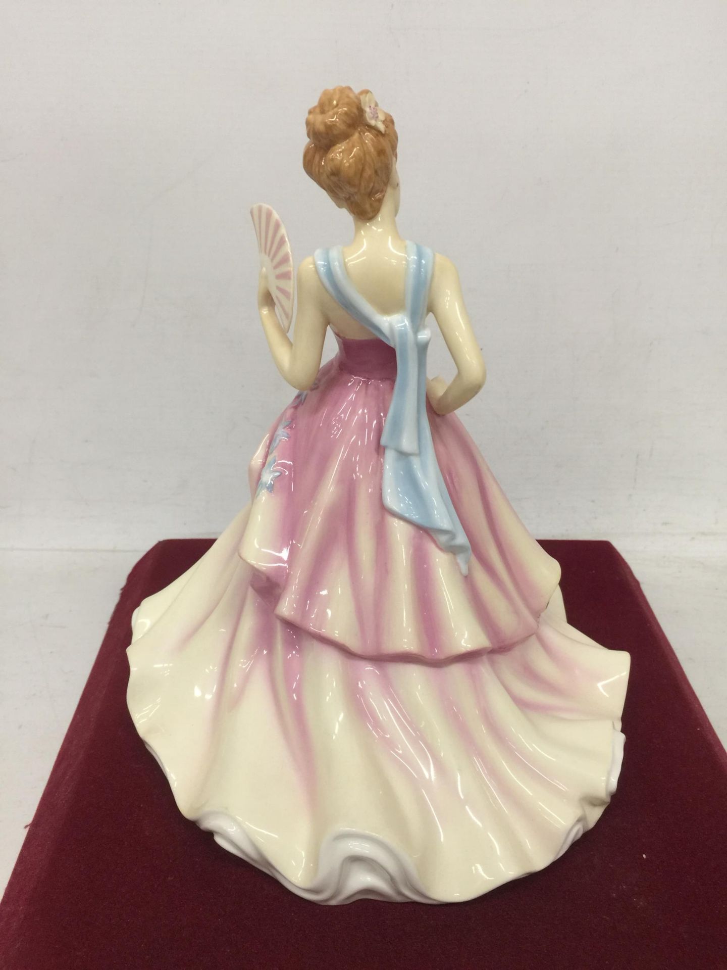 A ROYAL DOULTON PRETTY LADIES SUMMER BALL, HN5464 BONE CHINA LADY FIGURE WITH CERTIFICATE - Image 3 of 4