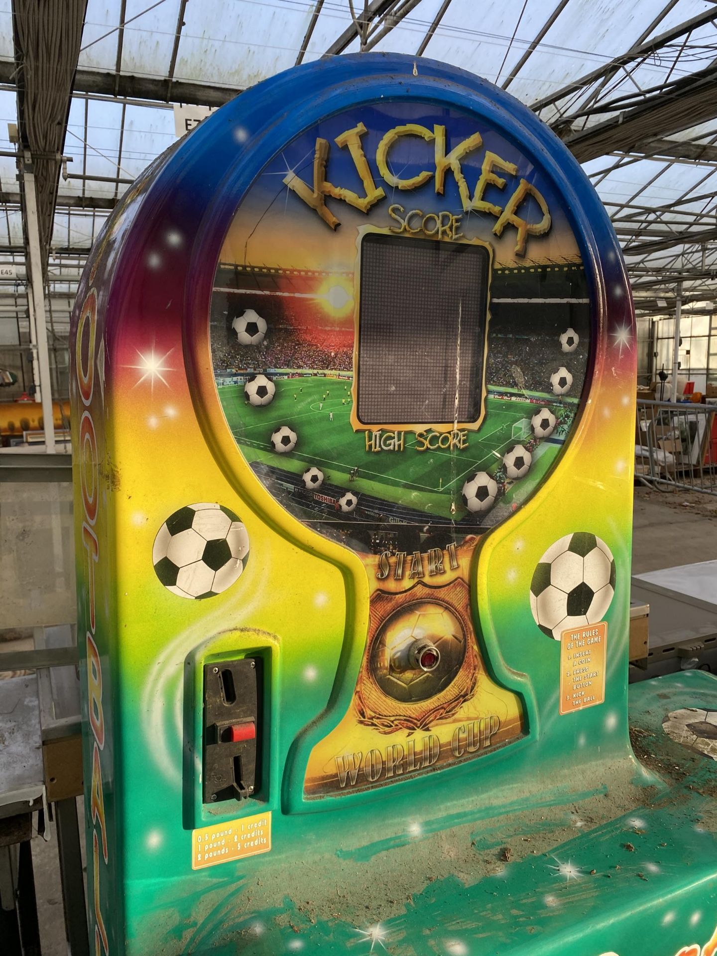 A LARGE INDUSTRIAL KICKER SCORE FOOTBALL MACHINE - Image 2 of 5