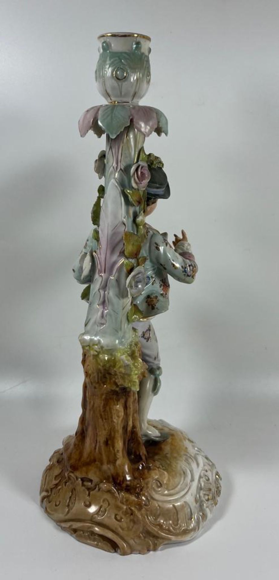 A LARGE ANTIQUE VOLKSTEDT PORCELAIN FIGURAL CANDELSTICK, MARKED TO BASE, TOP A/F, HEIGHT 33CM - Image 4 of 6