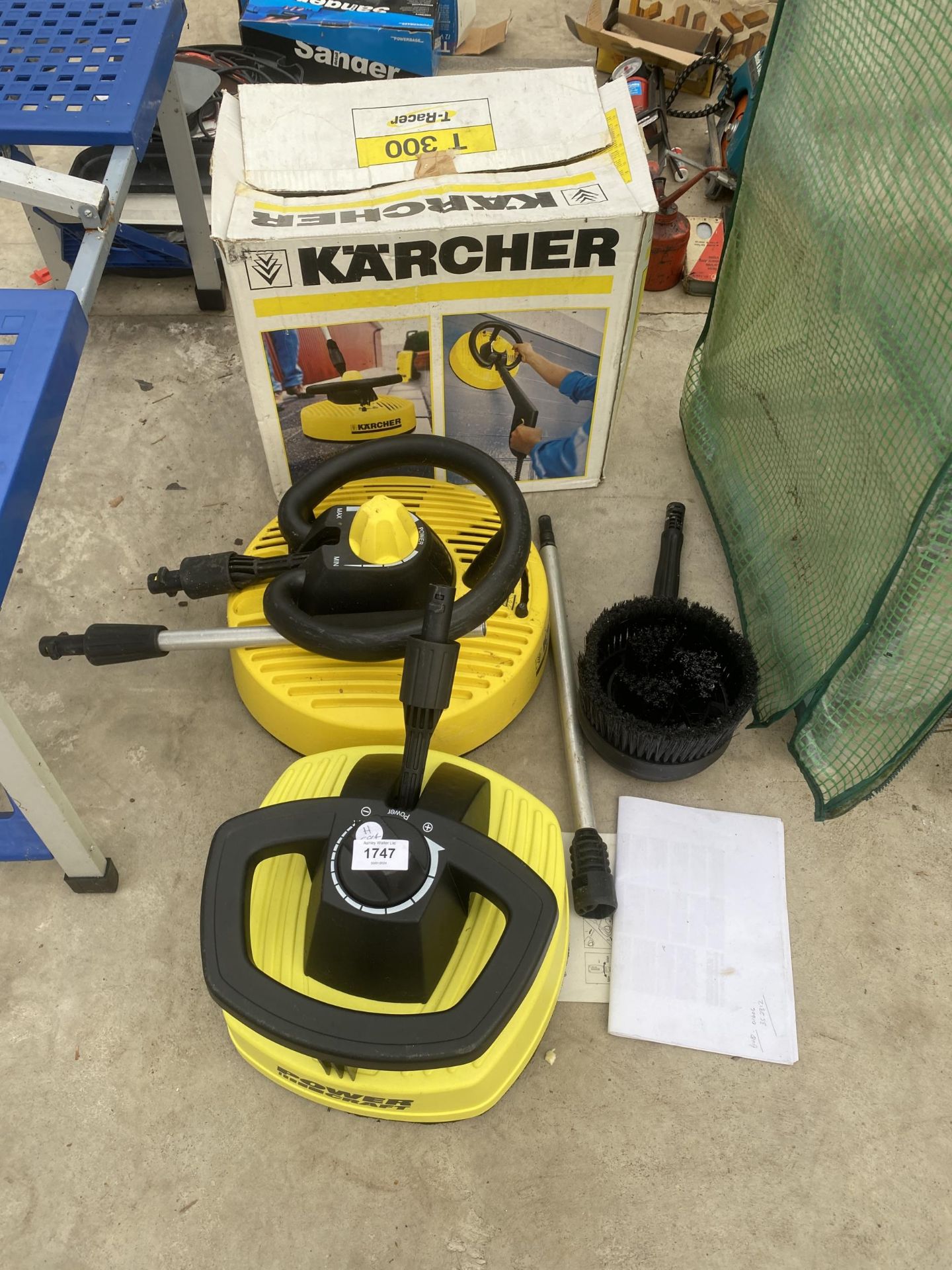 AN ASSORTMENT OF KARCHER PRESSURE WASHER ATTATCHMENTS