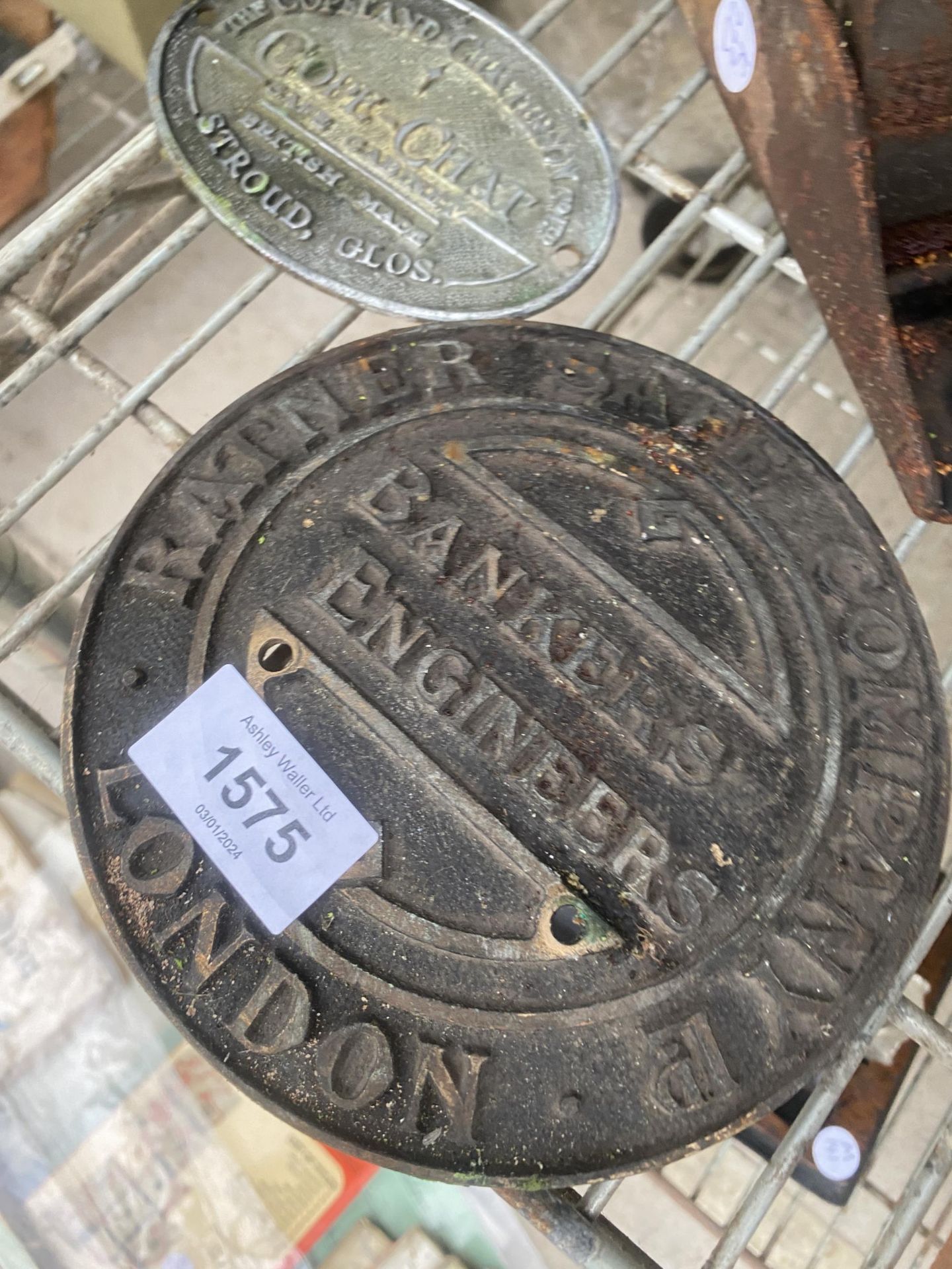 TWO VINTAGE BRASS SAFE PLAQUES AND A STANLEY WOOD PLANE - Bild 2 aus 3