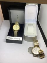 TWO BOXED GENTS QUARTZ WATCHES TO INCLUDE A PULSAR AND A LORUS