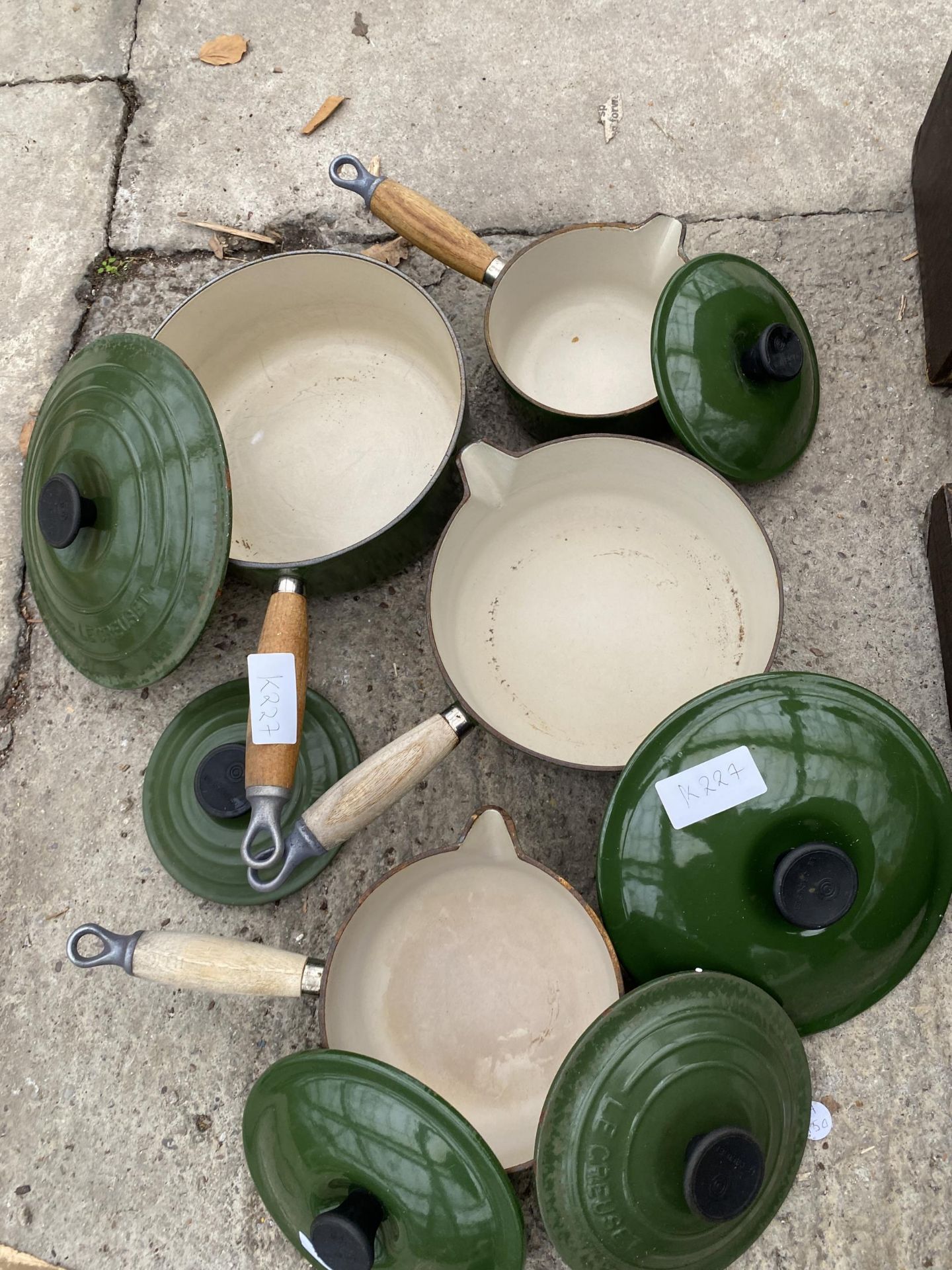 FOUR GRADUATED RETRO GREEN LE CREUSET PANS - Image 3 of 3