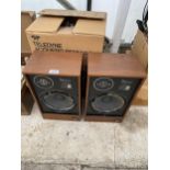 A PAIR OF WOODEN CASED TELEDYNE ACOUSTIC RESEARCH AR18 SPEAKERS WITH BOX