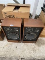 A PAIR OF WOODEN CASED TELEDYNE ACOUSTIC RESEARCH AR18 SPEAKERS WITH BOX