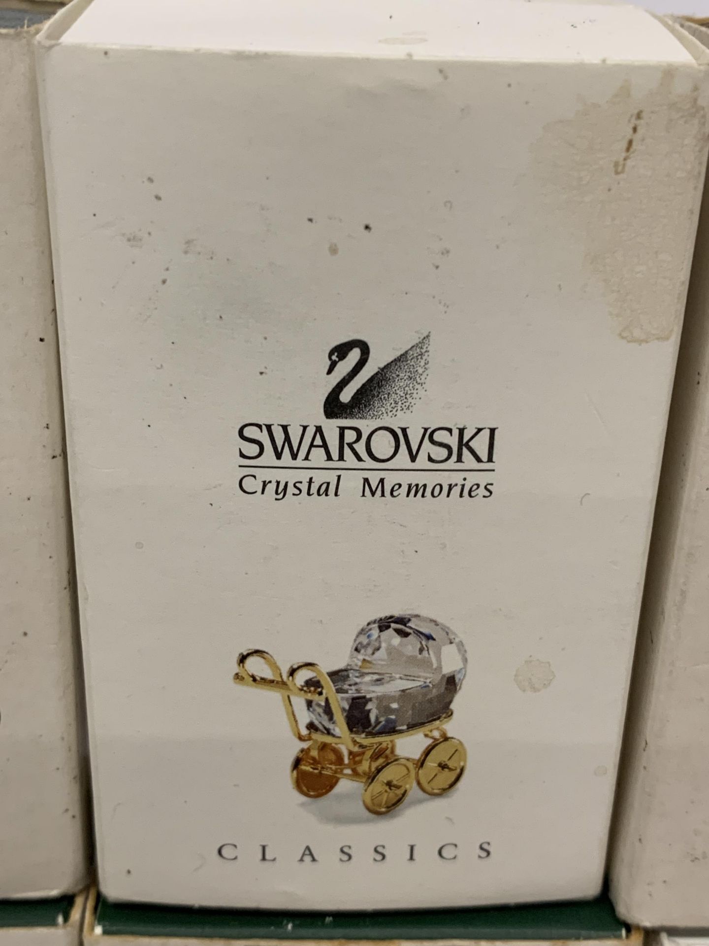 A COLLECTION OF BOXED SWAROVSKI AND CRYSTAL MEMORIES GLASS ORNAMENTS - Image 3 of 5