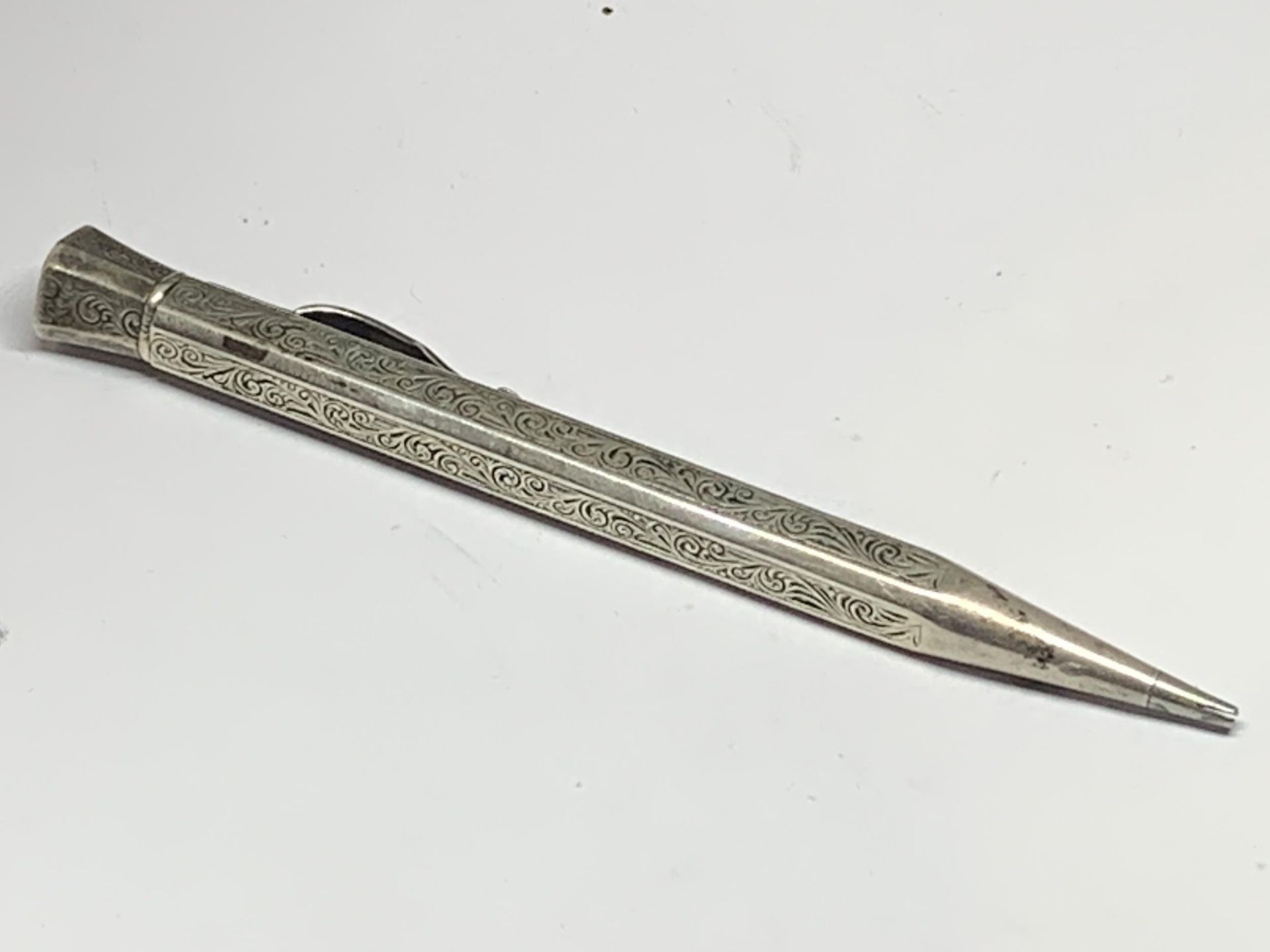 A VINTAGE MARKED STERLING SILVER PROPELLING PENCIL