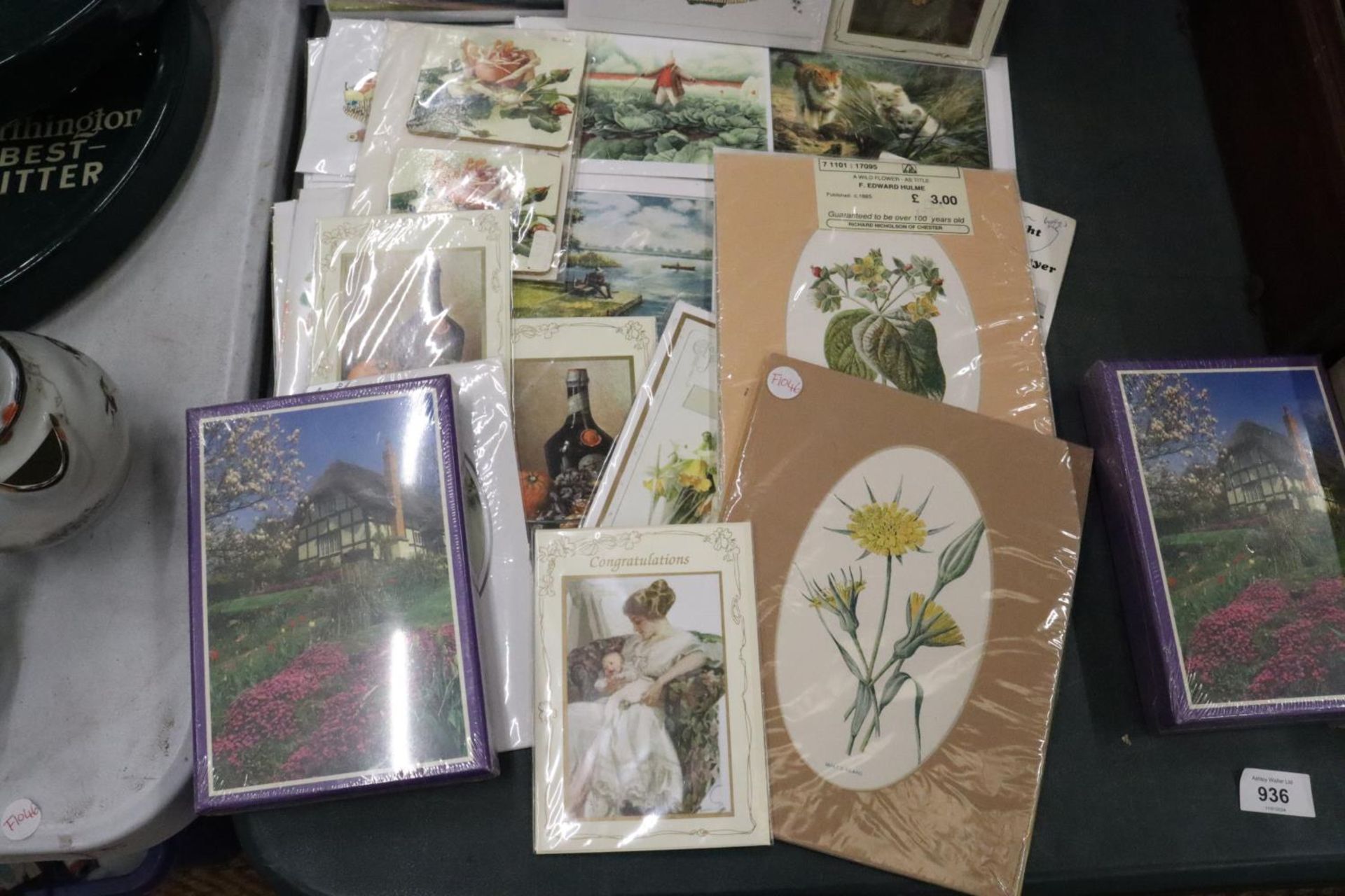 A QUANTITY OF ASSORTED GREETING CARDS WITH A DISPLAY STAND - Bild 2 aus 4