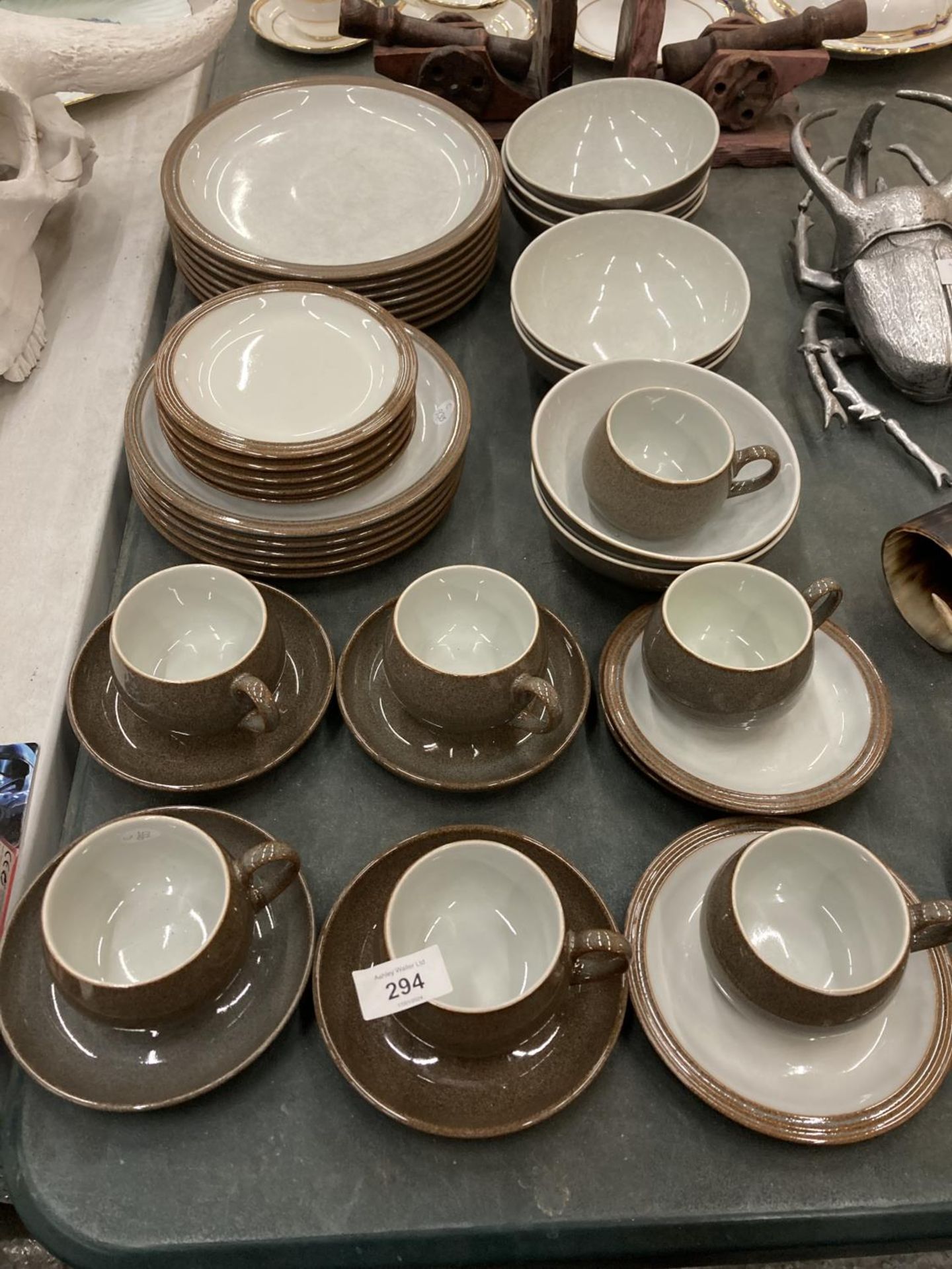 A PART DENBY DINNER SERVICE TO INCLUDE DINNER AND SIDE PLATES, BOWLS, CUPS AND SAUCERS - 33 PIECES