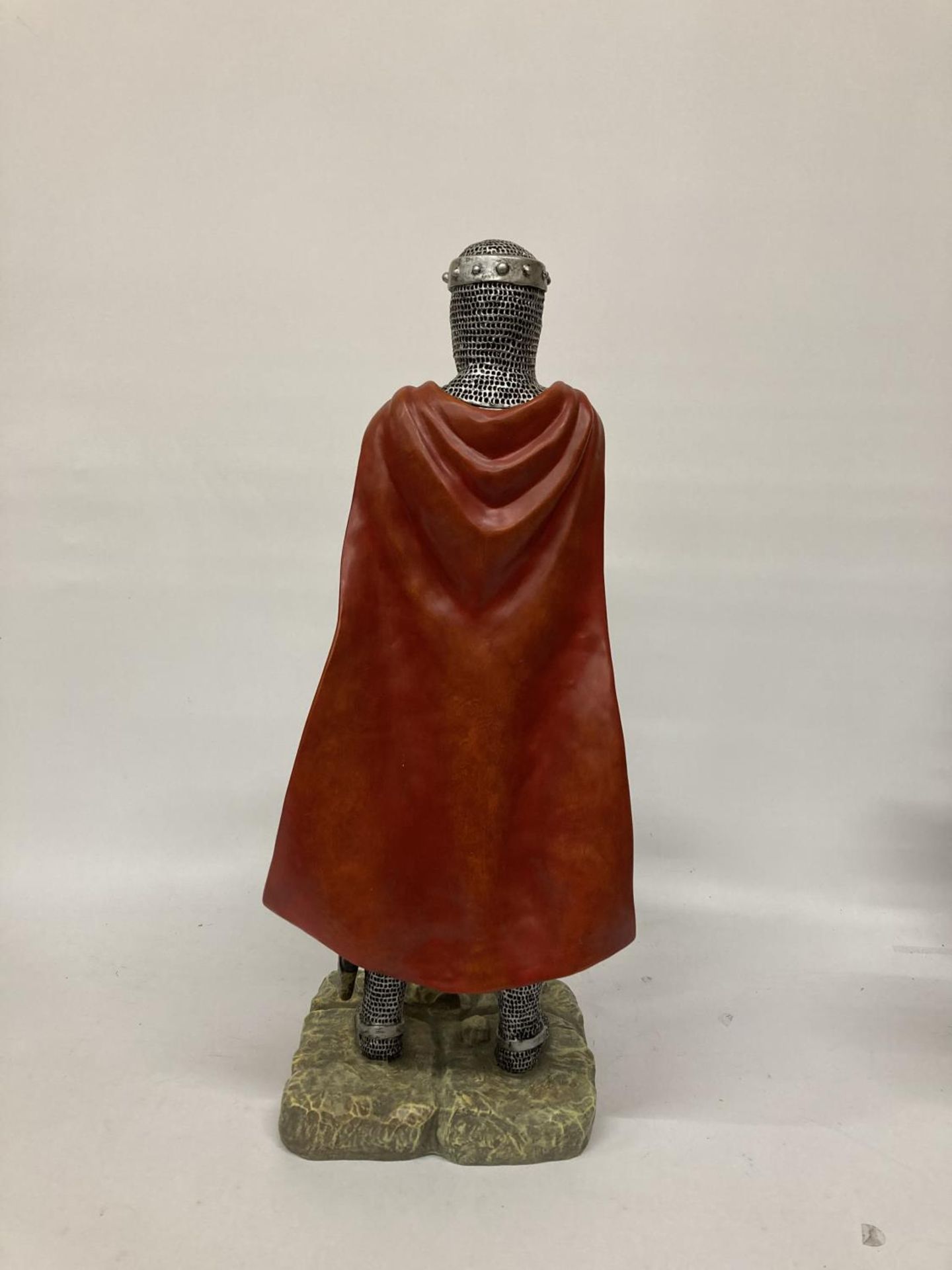 A LARGE KING ARTHUR FIGURE, HEIGHT APPROX 60CM - Image 5 of 6