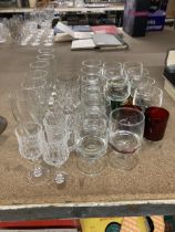 A QUANTITY OF DRINKING GLASSES