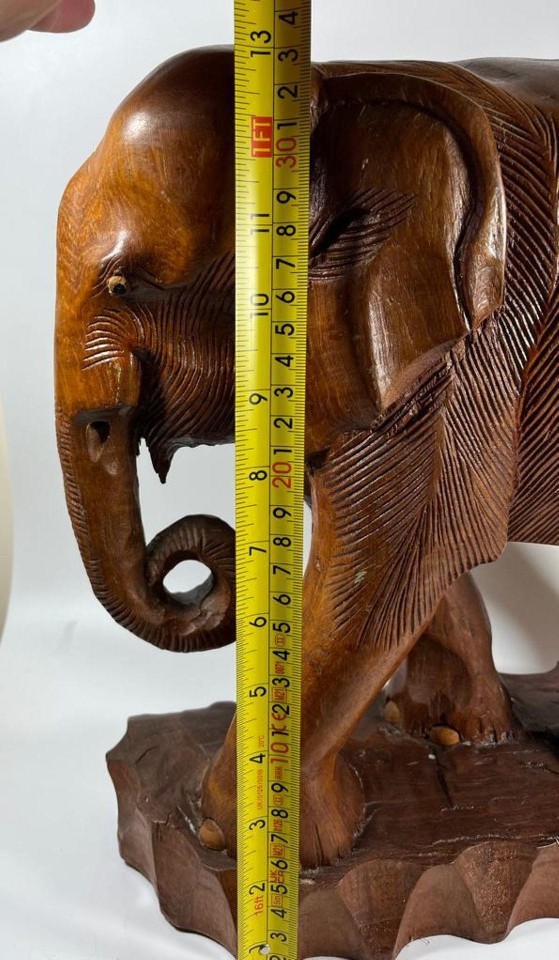 A LARGE AND HEAVY VINTAGE CARVED SOLID TEAK ELEPHANT MODEL, LIKELY CARVED FROM ONE PIECE OF TEAK - Image 10 of 10