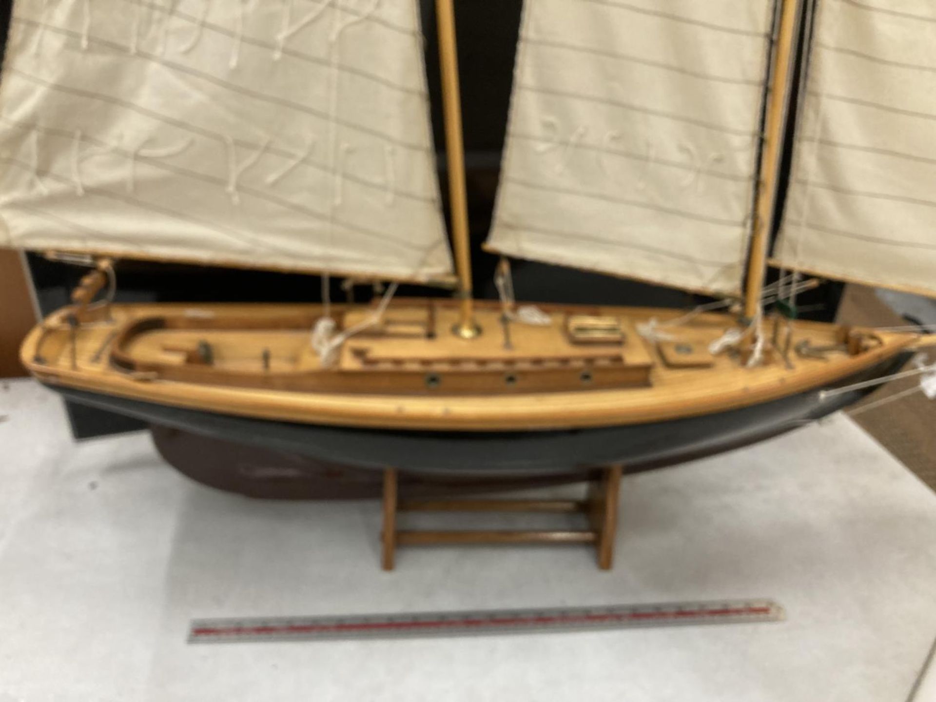 A LARGE MODEL OF A SAILING SHIP - Image 6 of 6