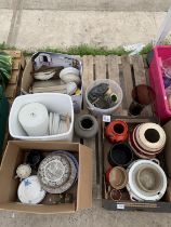 AN ASSORTMENT OF HOUSEHOLD CLEARANCE ITEMS TO INCLUDE CERAMICS AND A VASE ETC