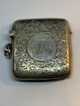 A HALLMARKED BIRMINGHAM SILVER VESTA CASE