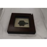 AN ORIENTAL STYLE TURTLE FIGURE IN A WALL HANGING DISPLAY CASE, 30CM X 30CM