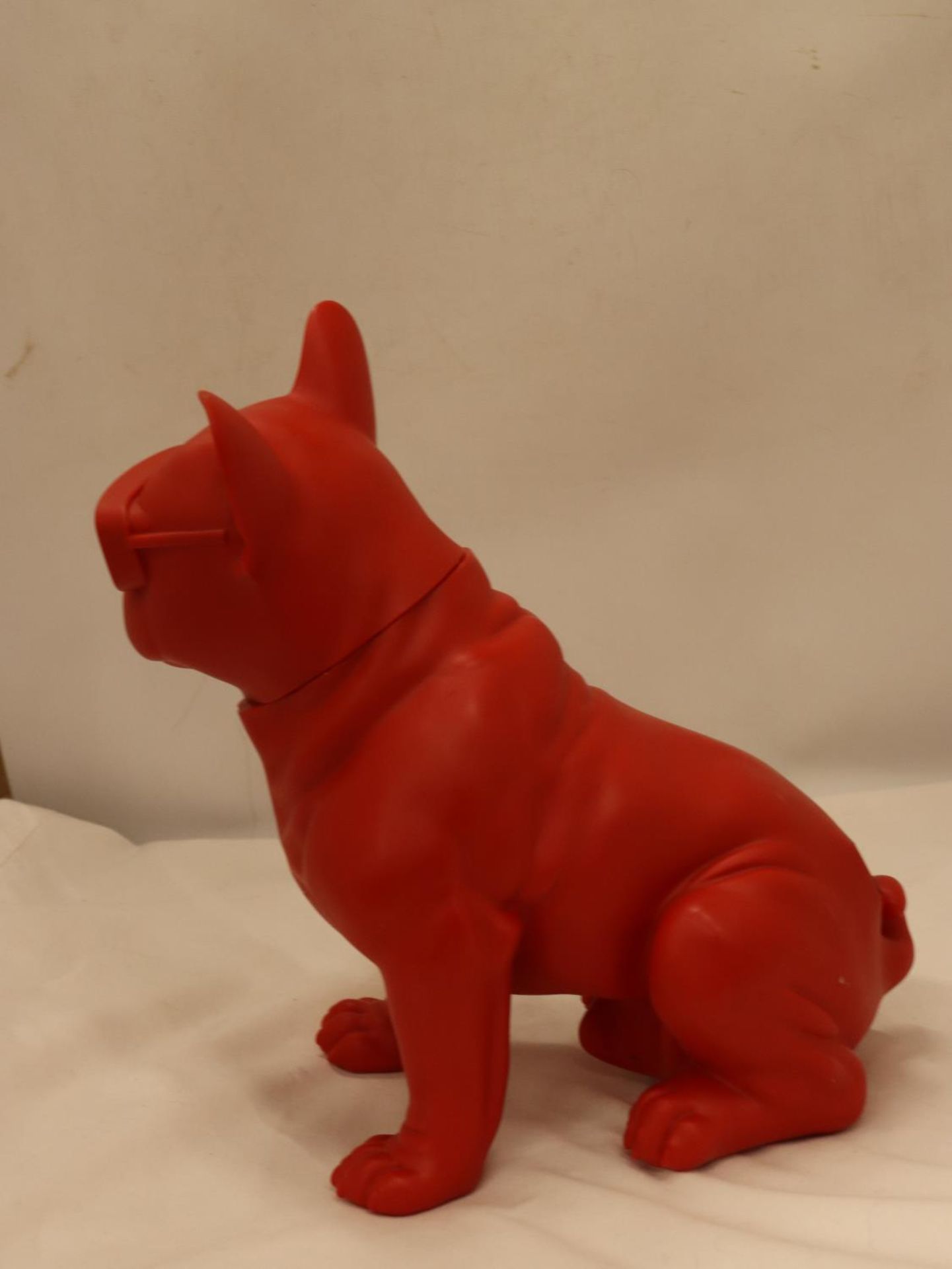 A LARGE RED 'MR COOL' BULLDOG WITH SUNGLASSES, HEIGHT 30CM - Image 3 of 4