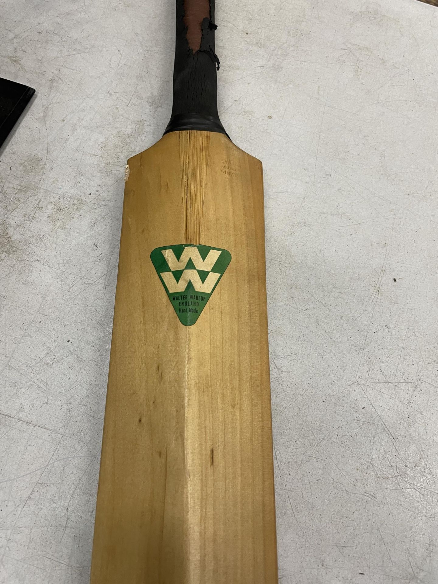 A WALTER WARSOP STROKE MASTER CRICKET BAT SIGNED BY THE WEST INDIES TEAM 1969 - Image 5 of 5