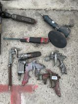 AN ASSORTMENT OF AIR COMPRESSOR TOOLS TO INCLUDE A DRILL, A SANDER AND A TORQUE WRENCH ETC