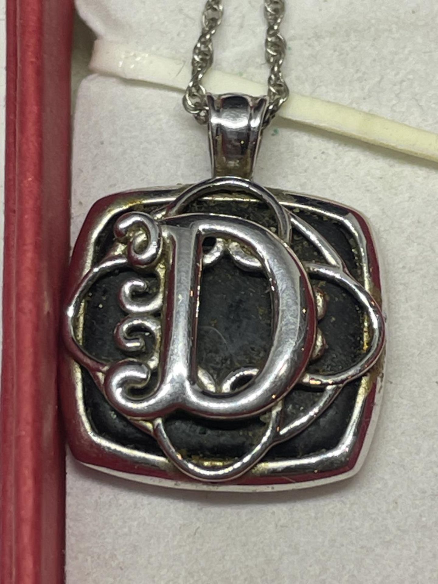 A LADIES BOXED SILVER NECKLACE - Image 2 of 2