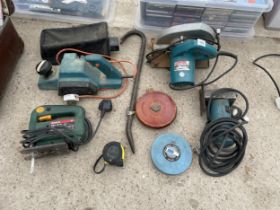 AN ASSORTMENT OF TOOLS TO INCLUDE A MAKITA CIRCULAR SAW, AN ELECTRIC PLANE AND A BOSCH JIGSAW ETC