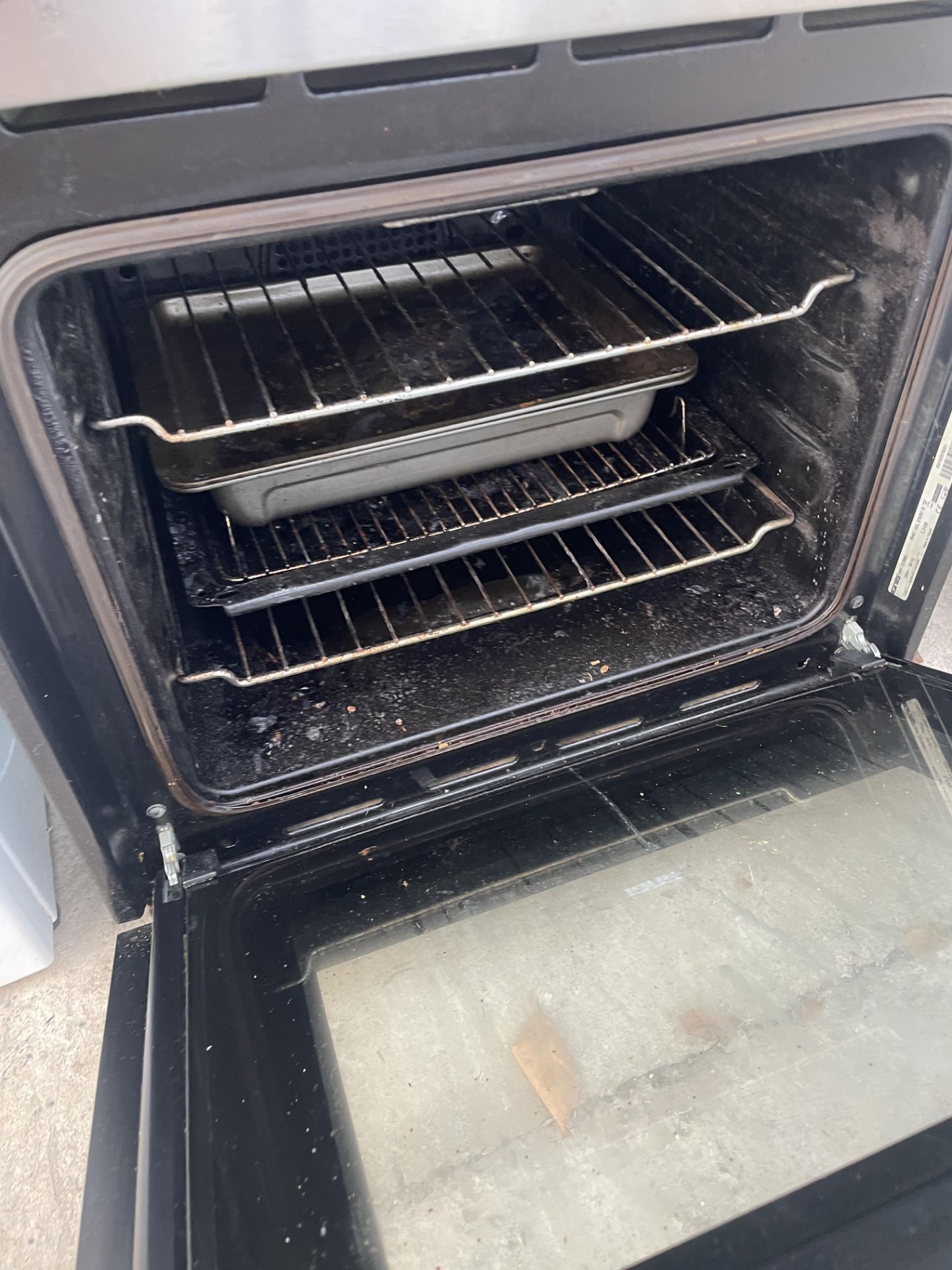 AN IGNIS INTERGRATED ELECTRIC OVEN - Image 3 of 3